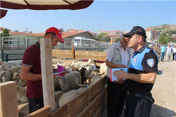 Polis, bayramda hırsızlık ve dolandırıcılık olaylarına karşı vatandaşları uyardı