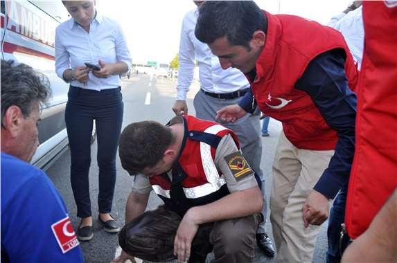 Polis ve jandarmayı aşamayan sığınmacılar biber gazı kullandı