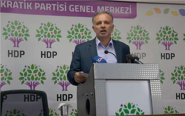 HDP Sözcüsü Hitler de son seçiminde safkan milletvekillerine oy istemişti