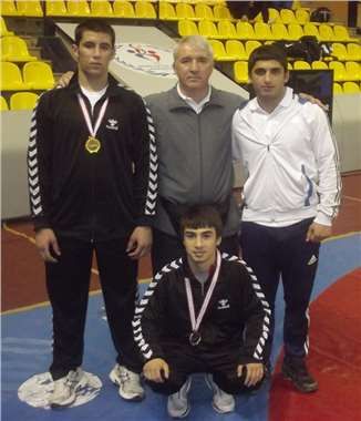 Manisa Özel Şehzade Mehmet’in millî güreşçileri üniversiteli oldu