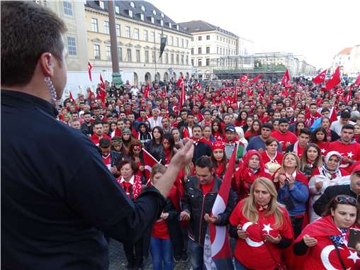 Münih’te teröre lanet mitingi