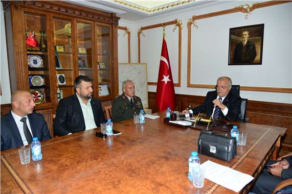 Kırşehir'de seçim öncesi partiler arasında 'Centilmenlik Toplantısı' yapıldı