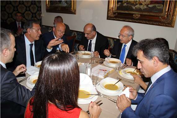 Kılıçdaroğlu Hollanda'da Türklerle bir araya geldi