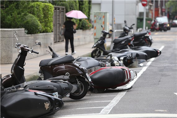 Dujuan Tayfunu Tayvan'ı terk etti 3 ölü, 346 yaralı