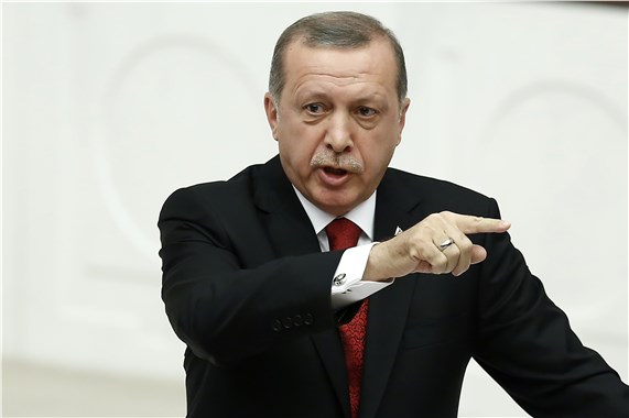 Meclis'te HDP sıralarını gösteren Erdoğan Onlar Kürt kardeşimi temsil etmiyor
