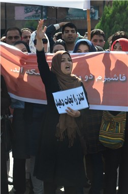 Afganistan’da halk, Gani’nin istifa etmesi için yürüdü