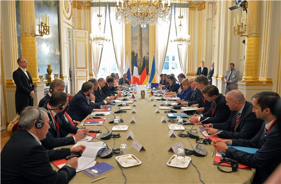 Hollande Ukrayna krizi çözülemedi, çabalar sürüyor