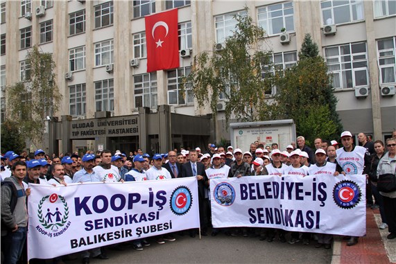 Taşeron işçilerden ‘haklarımız ödenmiyor’ eylemi