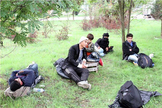 Yunanistan’a gitmek için yola çıkan mültecileri Bursa’da bıraktılar