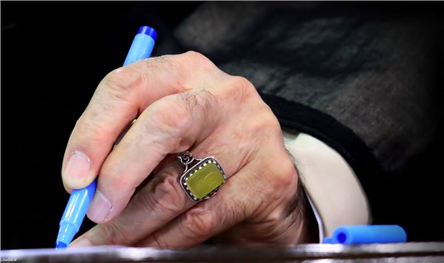 İran'ın dini lideri Hamaney'den nükleer anlaşma şartlı onay