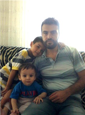 Genç eşini 9 yerinden bıçaklayarak öldürdü