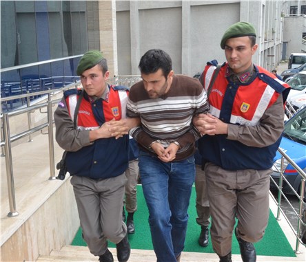 Eşini öldüren katil zanlısı adliyede