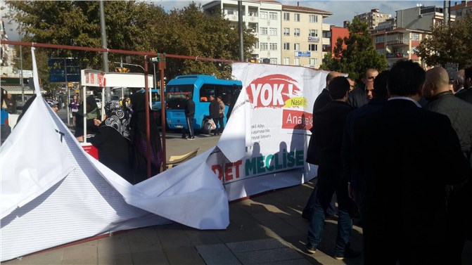 AK Partililer, SP'nin seçim standını yıkıp partililere saldırdı