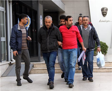 Sahte altın satan 3 Suriyeli suçüstü yakalandı