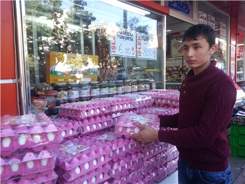 Kümesten tanesi 22 kuruşa çıkan yumurta, rafta 35 kuruşa satılıyor