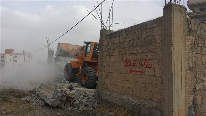 Nusaybin’de yol genişletme çalışması yapıldı
