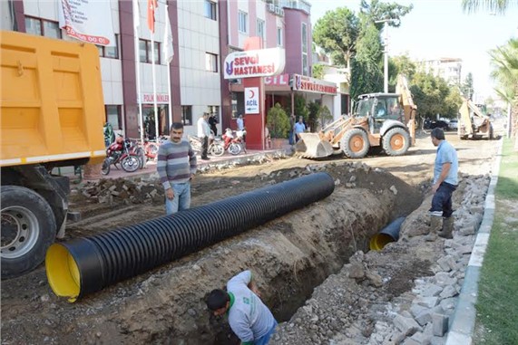 Devlet Bahçeli Bulvarı'nda yenileme ve altyapı çalışması başladı