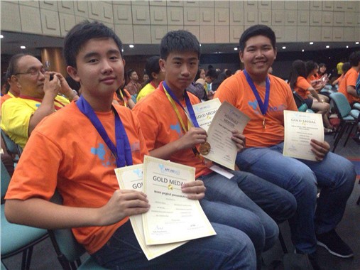 Kamboçya Eğitim Bakanı Türk okulu öğrencileri ile gurur duyuyorum