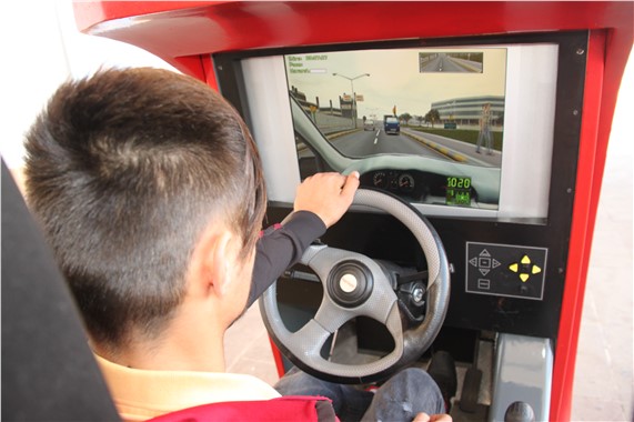 'Kaza geliyorum Der' projesi ile kazalara dikkat çektiler