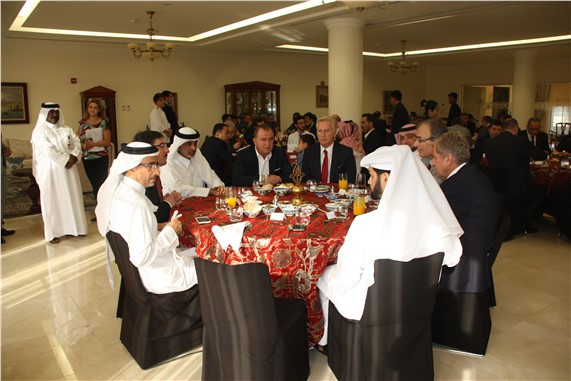 Doha Büyükelçiliği'nde resmi yemek