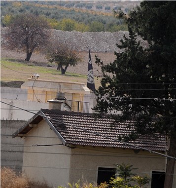 Kerry'nin açıklaması, gözleri IŞİD bayrağının olduğu sınıra çevirdi