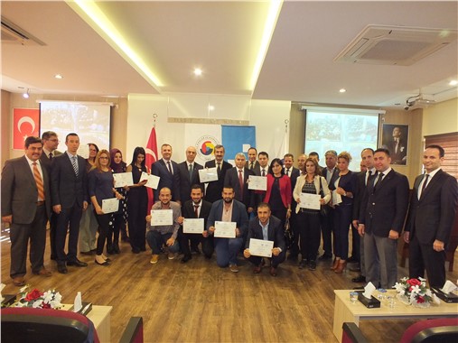 Tarsus'ta girişimcilik kursiyerleri sertifikalarını aldı