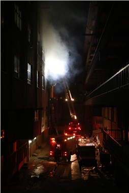 Bayrampaşa'da yangın paniği İşçiler son anda kurtarıldı