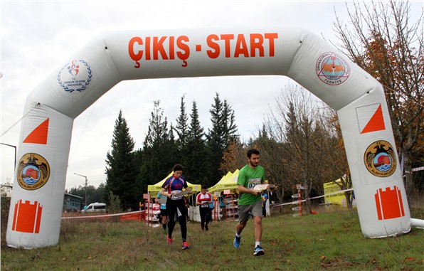 Oryantiring yarışçıları Nilüfer’in haritasını çözmek için yarıştı