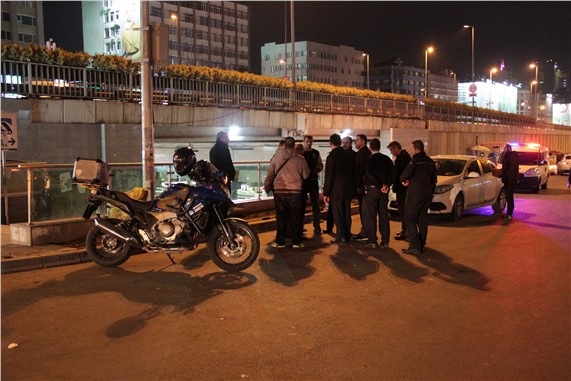 Zabıta ekipleri seyyar satıcıların bıçaklı saldırısna uğradı