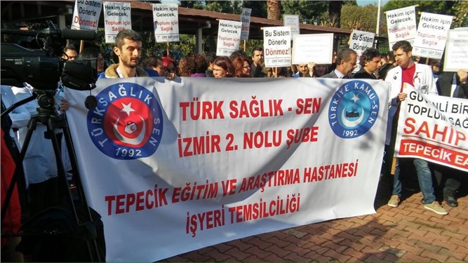 Sağlık çalışanları iş bırakma eylemi yaptı