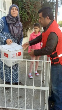 Kızılay'dan 150 aileye gıda yardımı
