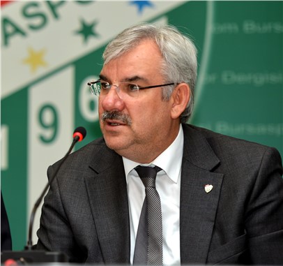 Bölükbaşı Ertuğrul Sağlam taraftarın baskısından kalmak istemedi