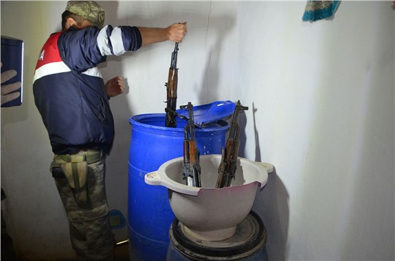 Şanlıurfa'da silah operasyonu 3 gözaltı