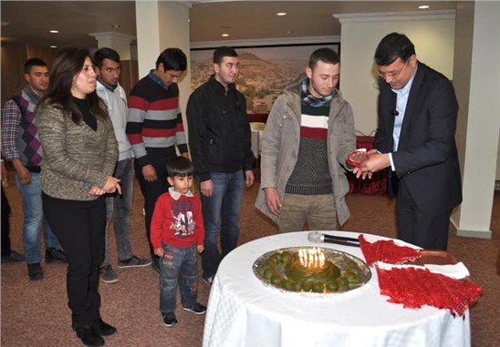 Asker Eğlencesinde Kınaları Gençlerin Eline Başkan Turgut Yaktı