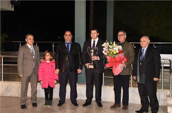 Tarsus'un  kupasını  Enderefe at kazandı.