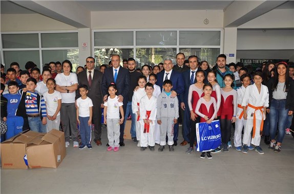 Gençlerin iyilik ağacı projesi