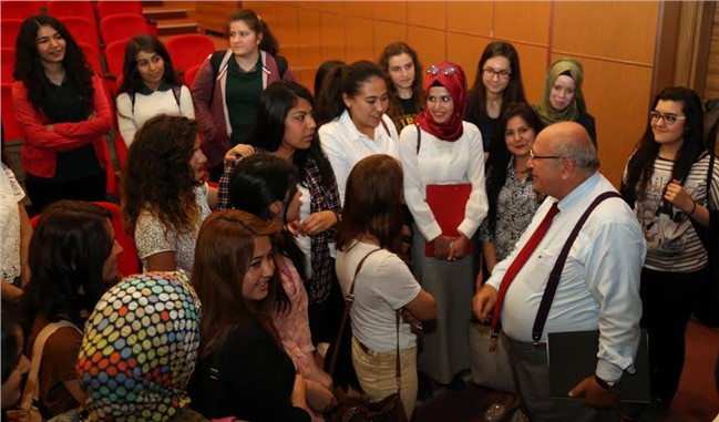 Erdemli Belediyesi, Öğrencileri Cihat Şener İle Buluşturdu