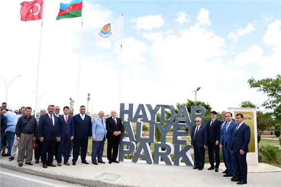 Tarsus'ta Haydar Aliyev törenle anıldı.