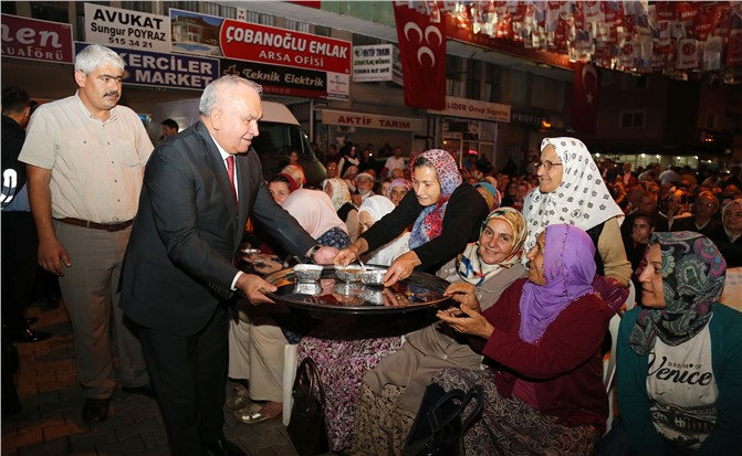 Erdemli'de Aşure Dağıtıldı