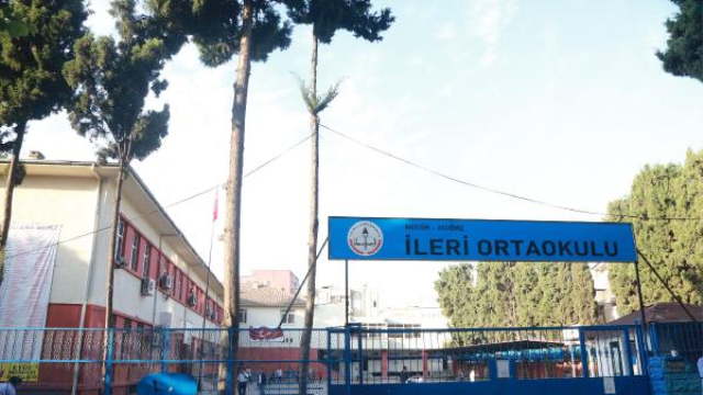 Okul Müdürünün Kız Erkek Yan Yana Oturamaz Kararına Milli Eğitim Müdürlüğü Engel Oldu