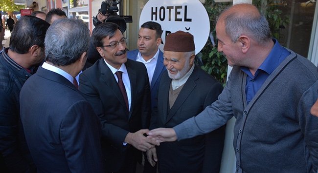 Diyarbakır'a Atanan Kayyum Esnafı Ziyaret Etti