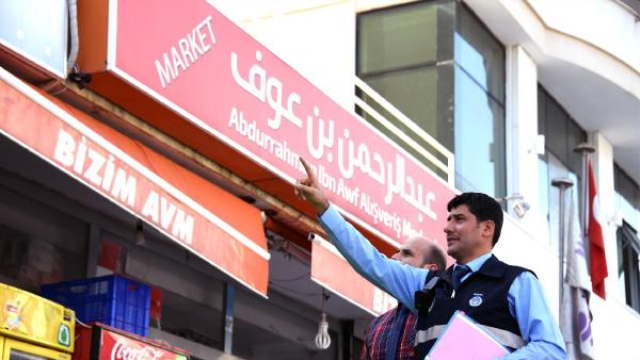 Mersin'de Yabancı Tabelaları İndirmek İçin Operasyon Düzenlendi