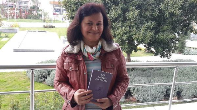 Mersin'de Kanserden Ölen Eşi İçin Kitap Yazdı