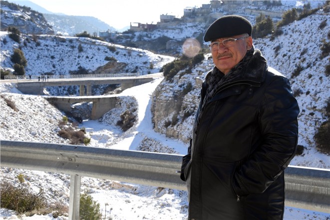 GÜLNAR HİZMET YAĞMURUNA TUTULDU