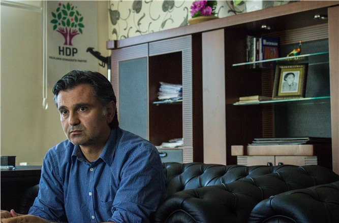 HDP Diyarbakır Milletvekili Ziya Pir Gözaltına Alındı