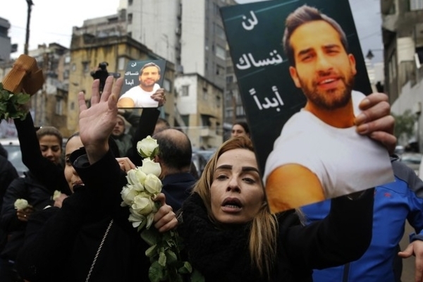 Reina Saldırısında Ölen Kişiye Havai Fişekli Cenaze Töreni Yapıldı