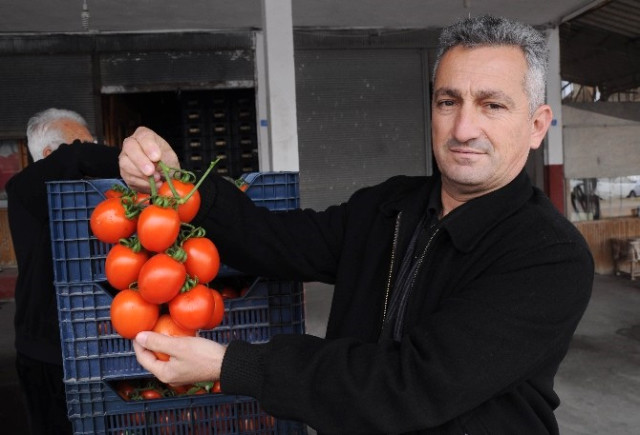 Kötü Hava Koşullarından Dolayı Domates Fiyatı Yüzde Yüz Arttı