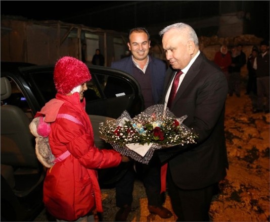 Mersin'de 13 Yaşındaki Rümeysa Sağlık Bakanı ile Kalkınma Bakanı'nın Sahip Çıkmasıyla Sağlığına Ulaştı