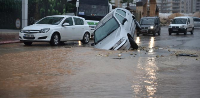 Mersin'de Selden Sonra Sigorta Tartışması Başladı