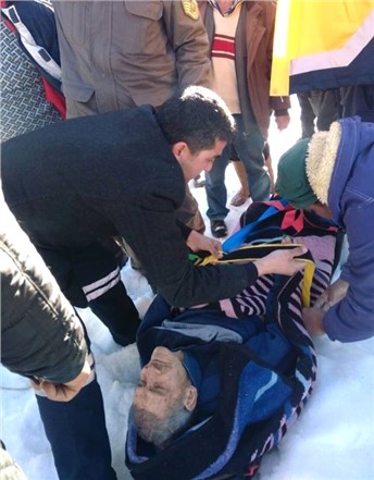 Mersin'de Uçurumdan Yuvarlanan Yaşlı Adamı İtfaiye Kurtardı